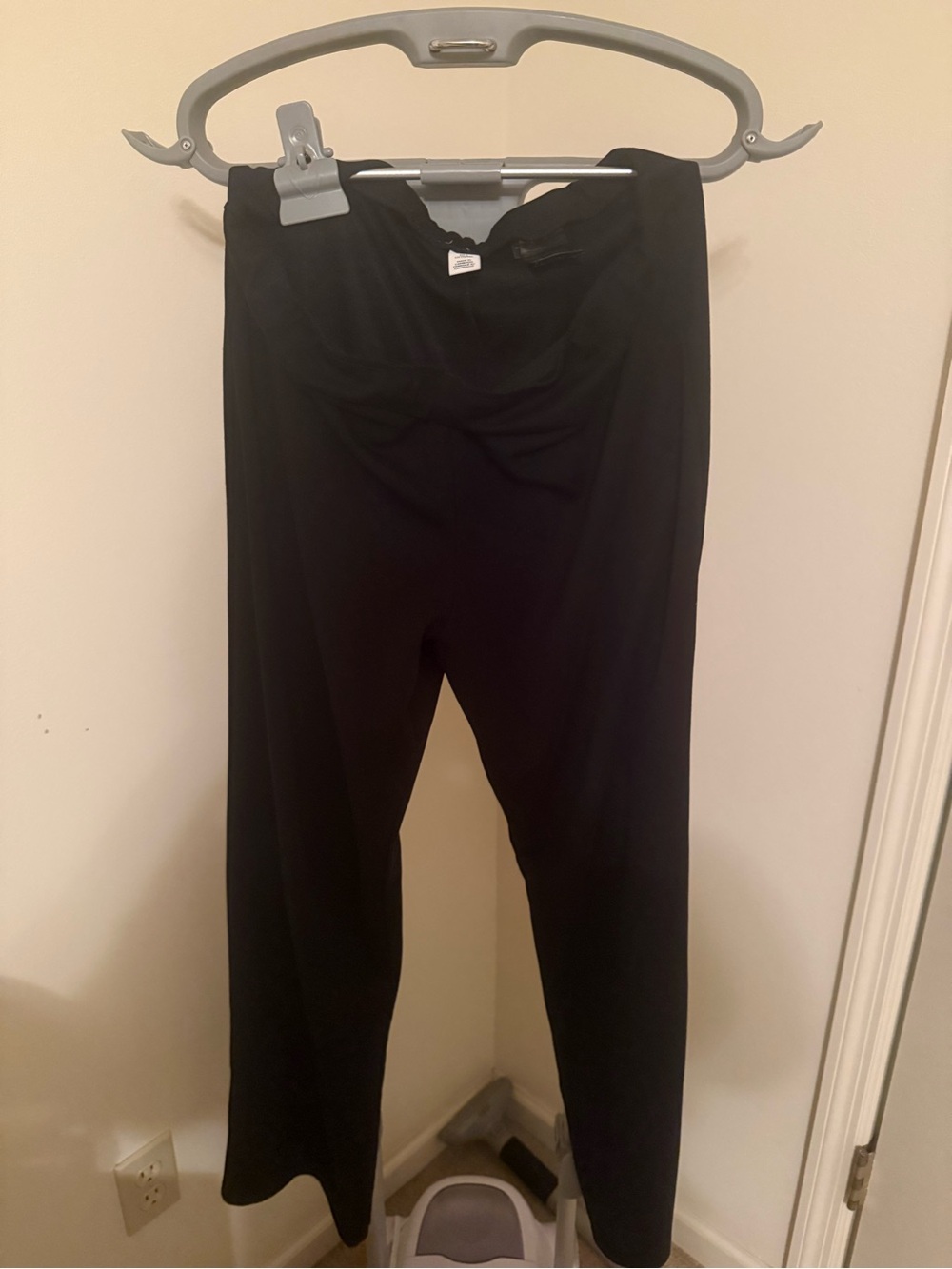 Women’s Black Straight-Leg Pants